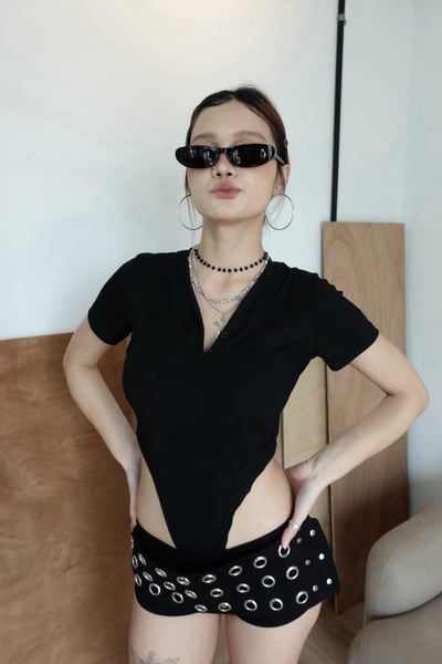C02 V領bodystrip連體衣1