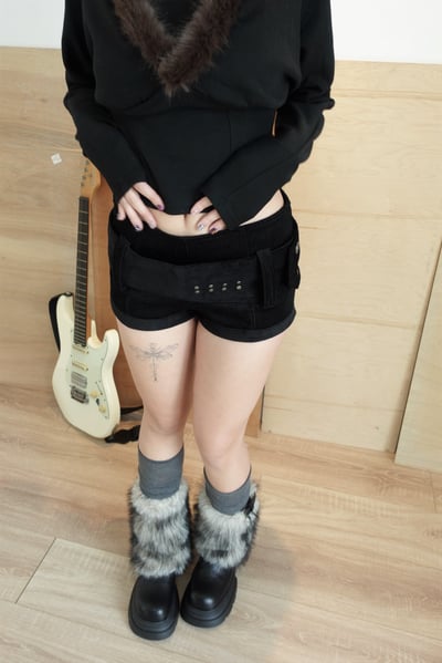 B11 雙釦燈心絨斜裁短褲6