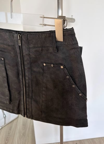 B18 朋克紋理釘釦皮裙10