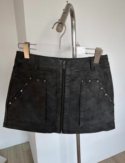B18 朋克紋理釘釦皮裙4