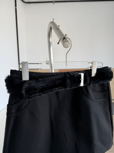 B09 毛毛皮帶短裙4