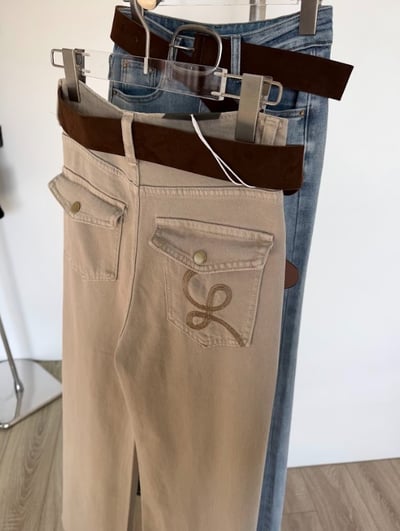 B12 瘦瘦腿牛仔喇叭褲(附皮帶)10