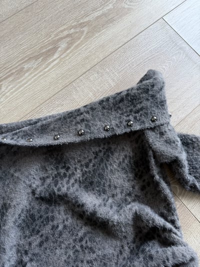 B03 豹紋斜肩上衣8