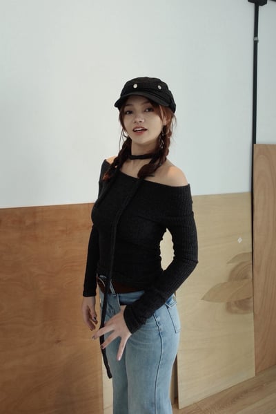 B02 繞脖一字上衣5