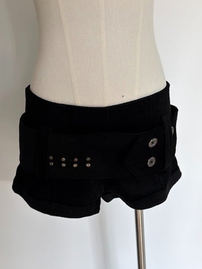 B11 雙釦燈心絨斜裁短褲7