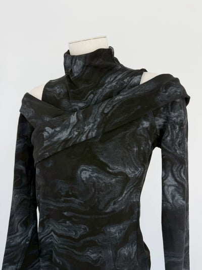 高領紮染露肩上衣8