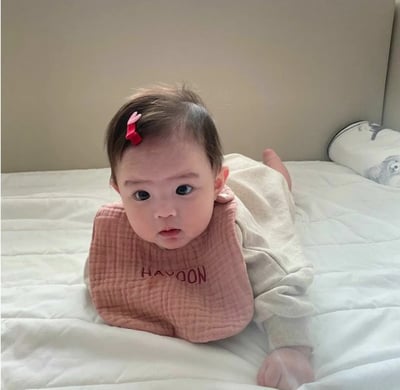 手工刺繡六層紗圍兜2