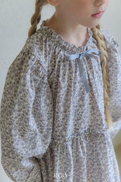 碎花摺邊長袖洋裝 (2色)11