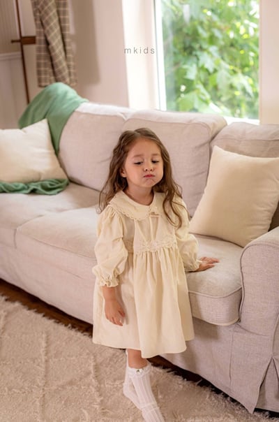 蕾絲小圓領洋裝 (2色)1