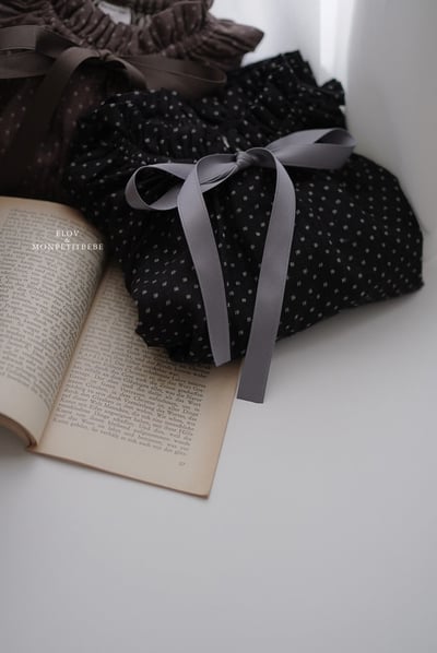 (現貨) 復古蝴蝶結點點上衣 (2色)11