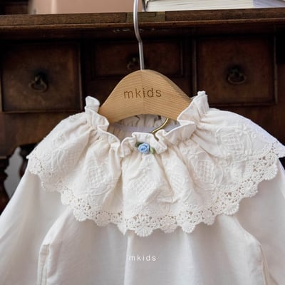 奶油蕾絲領長袖上衣7