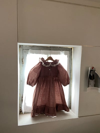 復古荷葉格洋裝1