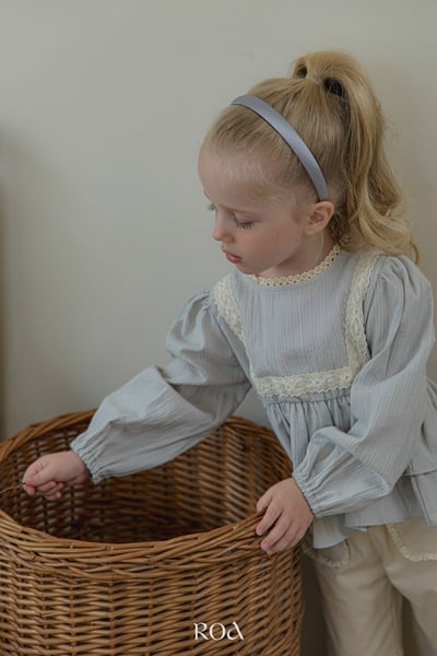 蕾絲領長袖上衣 (2色)3