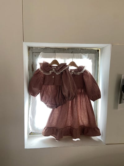 復古荷葉格洋裝6