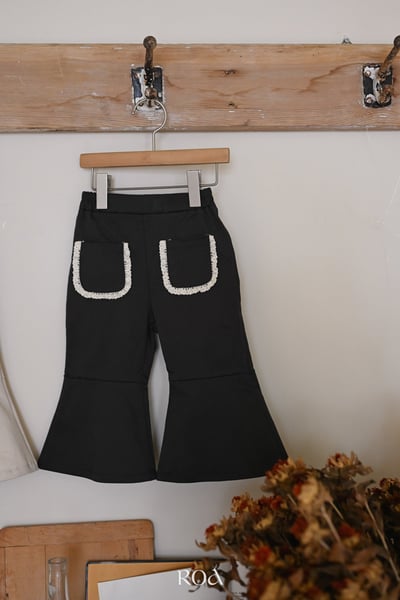 蕾絲口袋喇叭褲 (2色)12