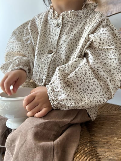 荷葉邊碎花襯衫 (2色)9