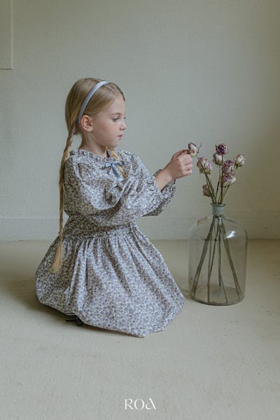 碎花摺邊長袖洋裝 (2色)13