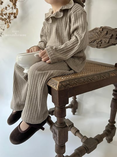 坑條荷葉領上衣 (2色)10