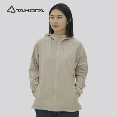 TAKODA Mni 輕薄防風透氣連帽機能外套 女款 淺卡其色1