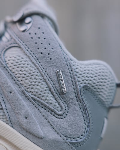 Merrell Moab 3 Mid Waterproof 防水輕量登山健行鞋 男/女款 淺灰色8