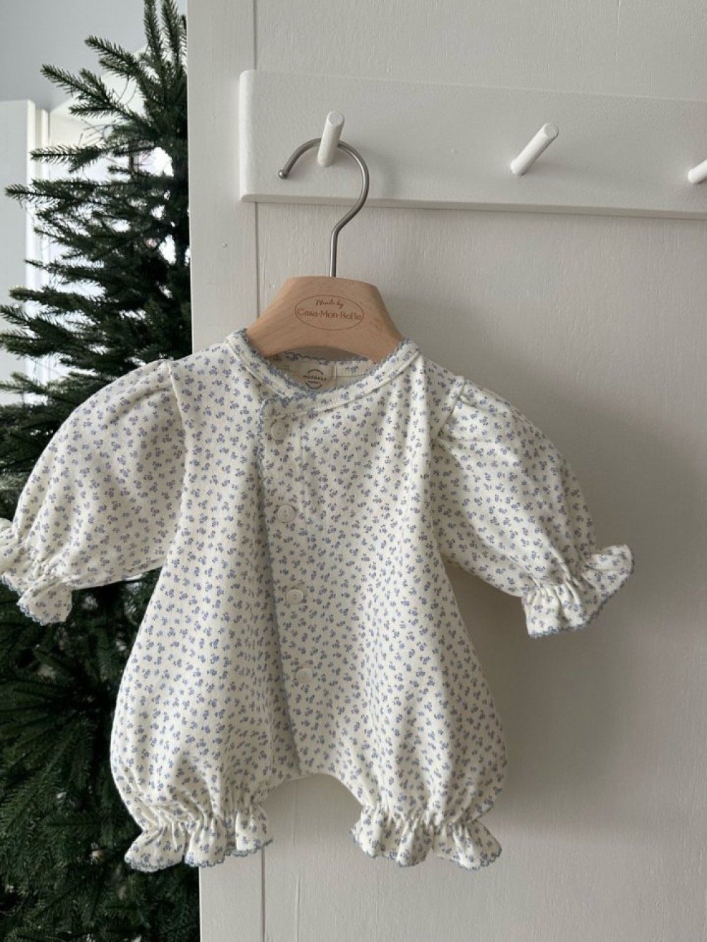 MONBEBE18｜(0m-6m) 新生兒縮口袖排扣連身衣