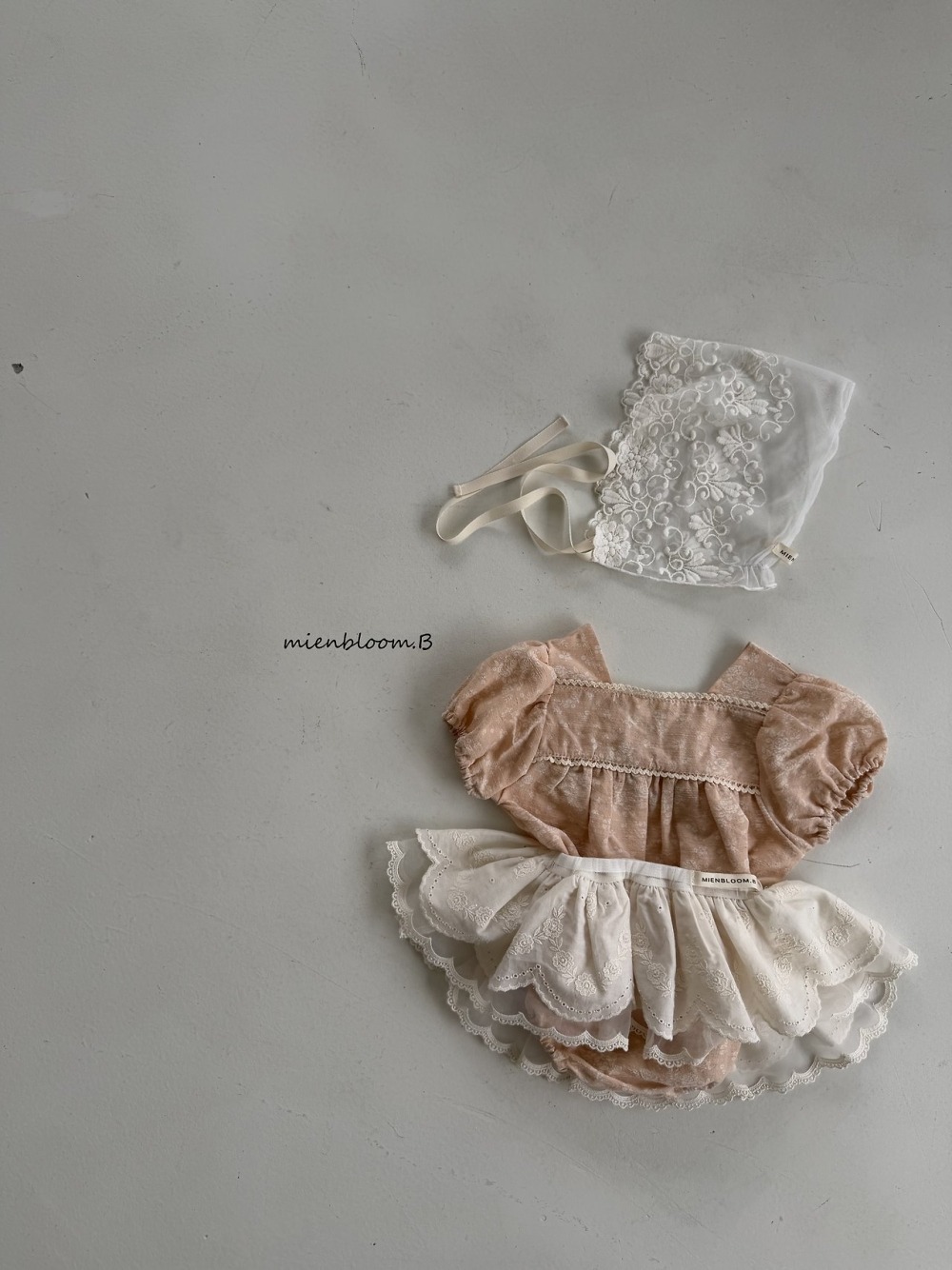 Bloom.b03｜(0m-18m) 亞麻碎花包屁衣