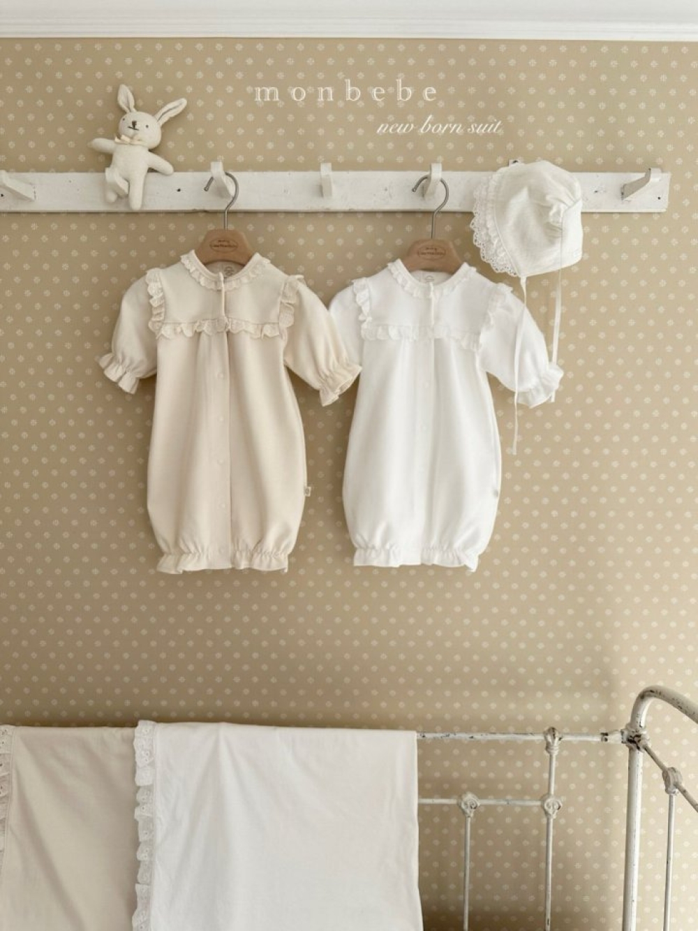 MONBEBE22｜(0m-3m) 蕾絲滾邊連身衣