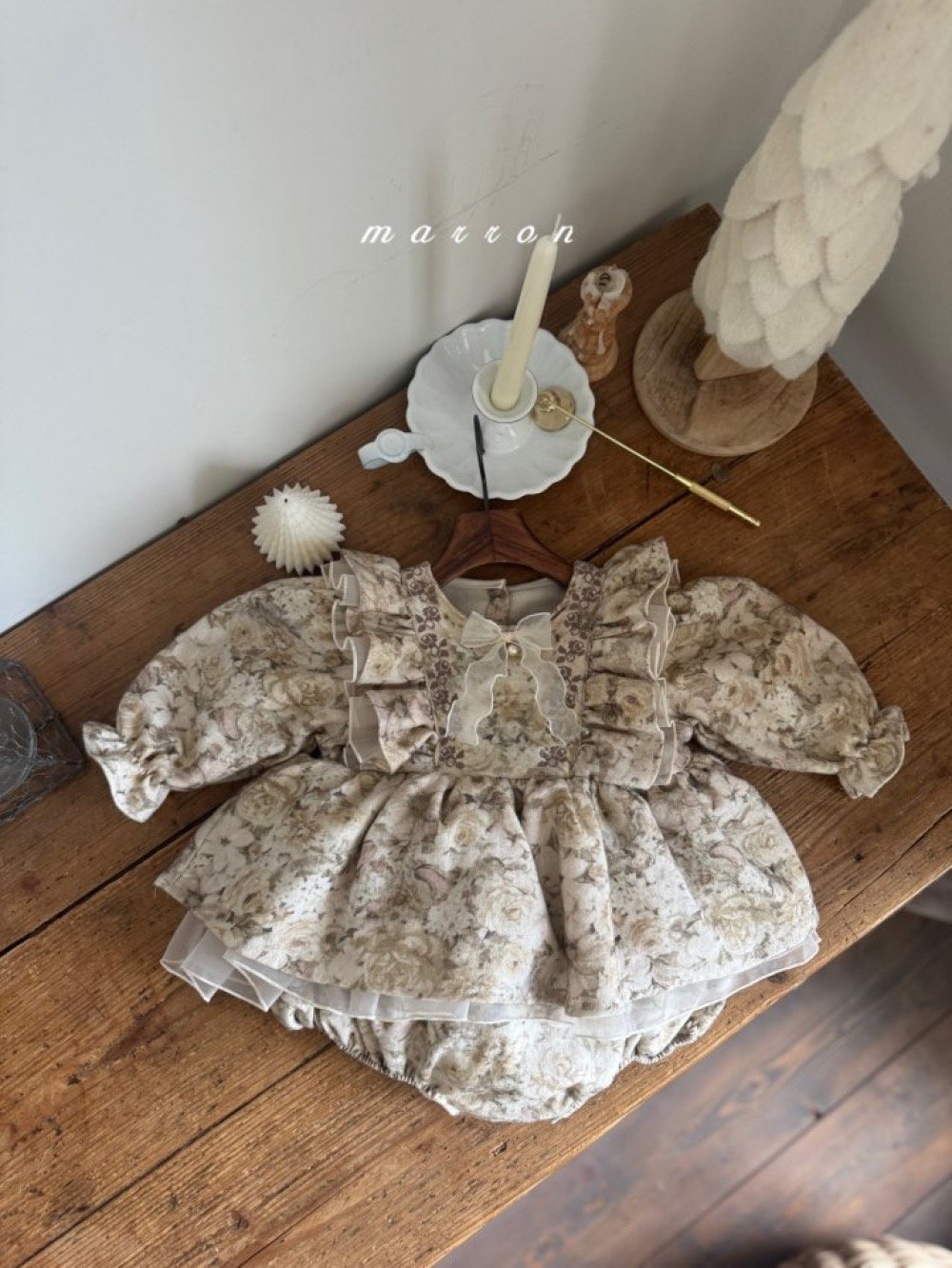 Marron 65｜(3m-18m) 古典碎花荷葉洋裝包屁衣