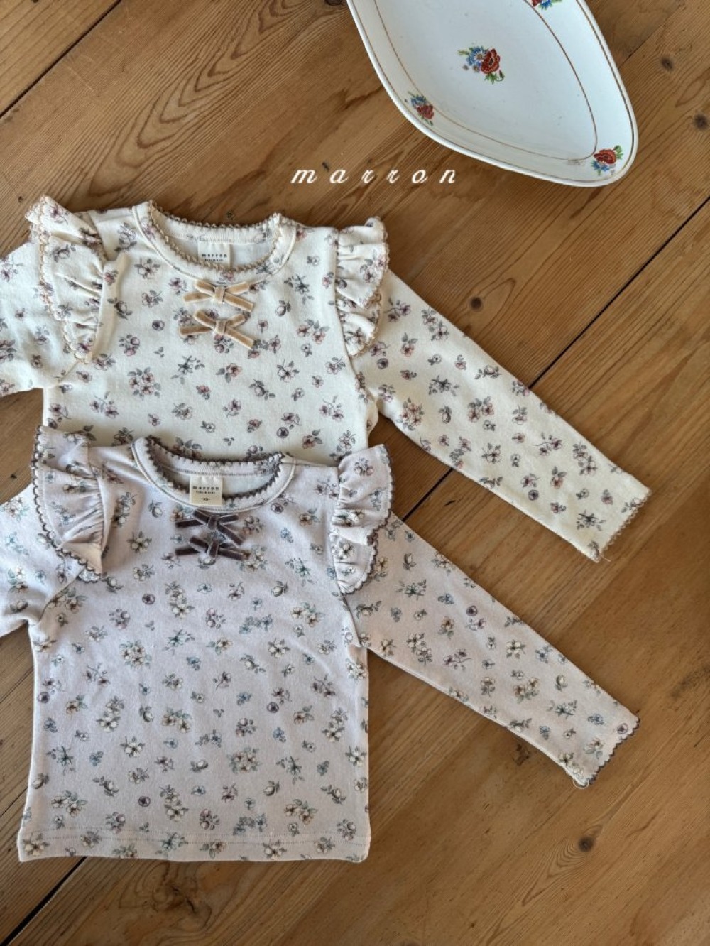 Marron 02｜(1y-6y) 碎花荷葉肩袖上衣