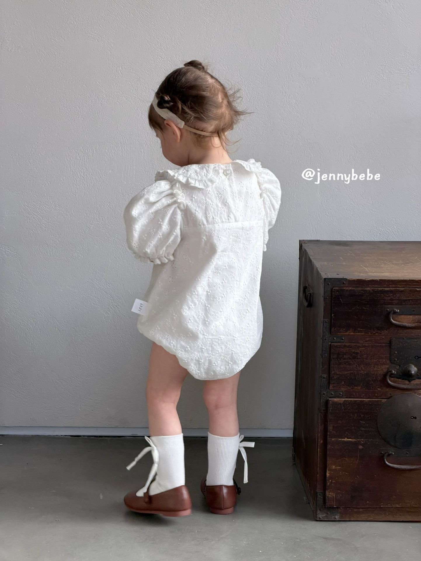 JE716｜(66-90cm) 壓紋花朵包屁衣