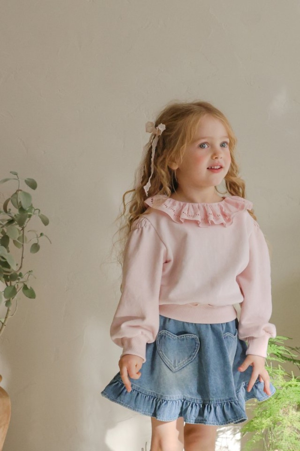 FLO29｜(75-140) 2色荷葉花瓣領縮口上衣