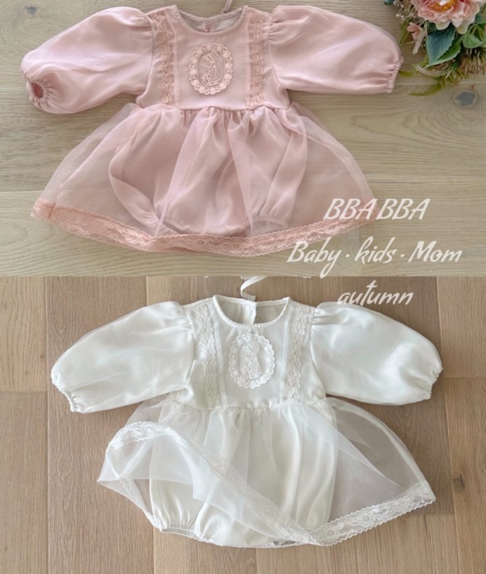 BBABBA11｜(60cm-83cm)  2色蕾絲公主袖包屁衣