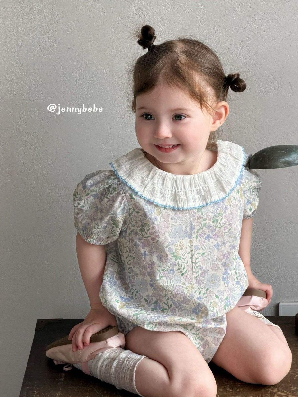 JE696｜(66-90cm) 藍色花卉包屁衣