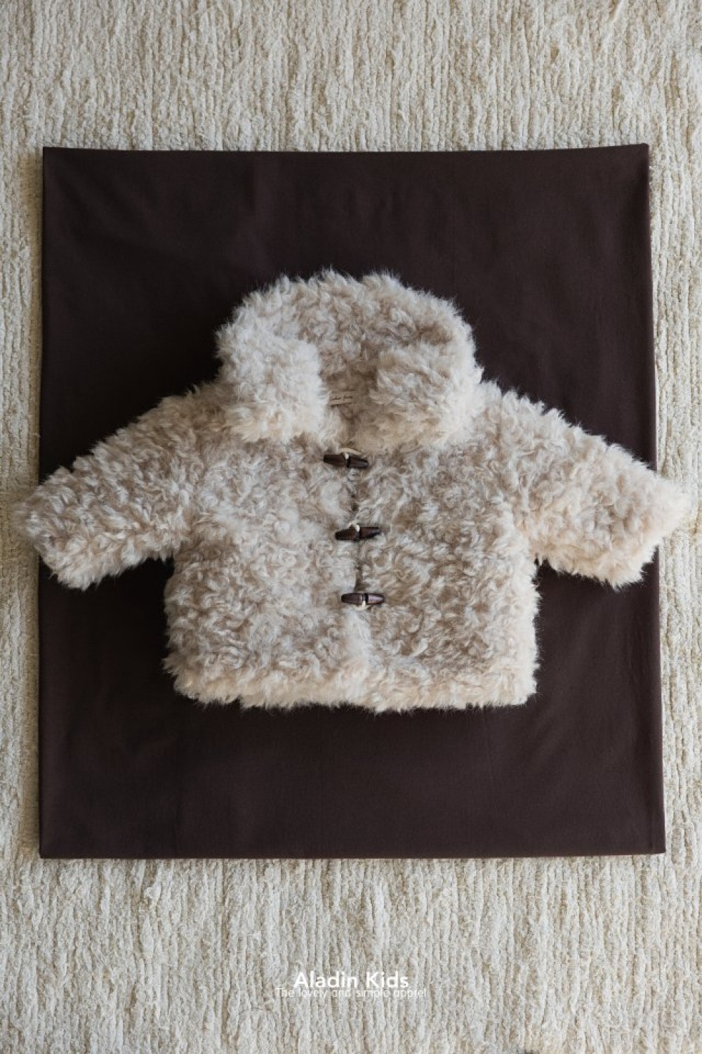 ALADIN09｜(75cm-114cm) 毛茸茸牛角扣外套