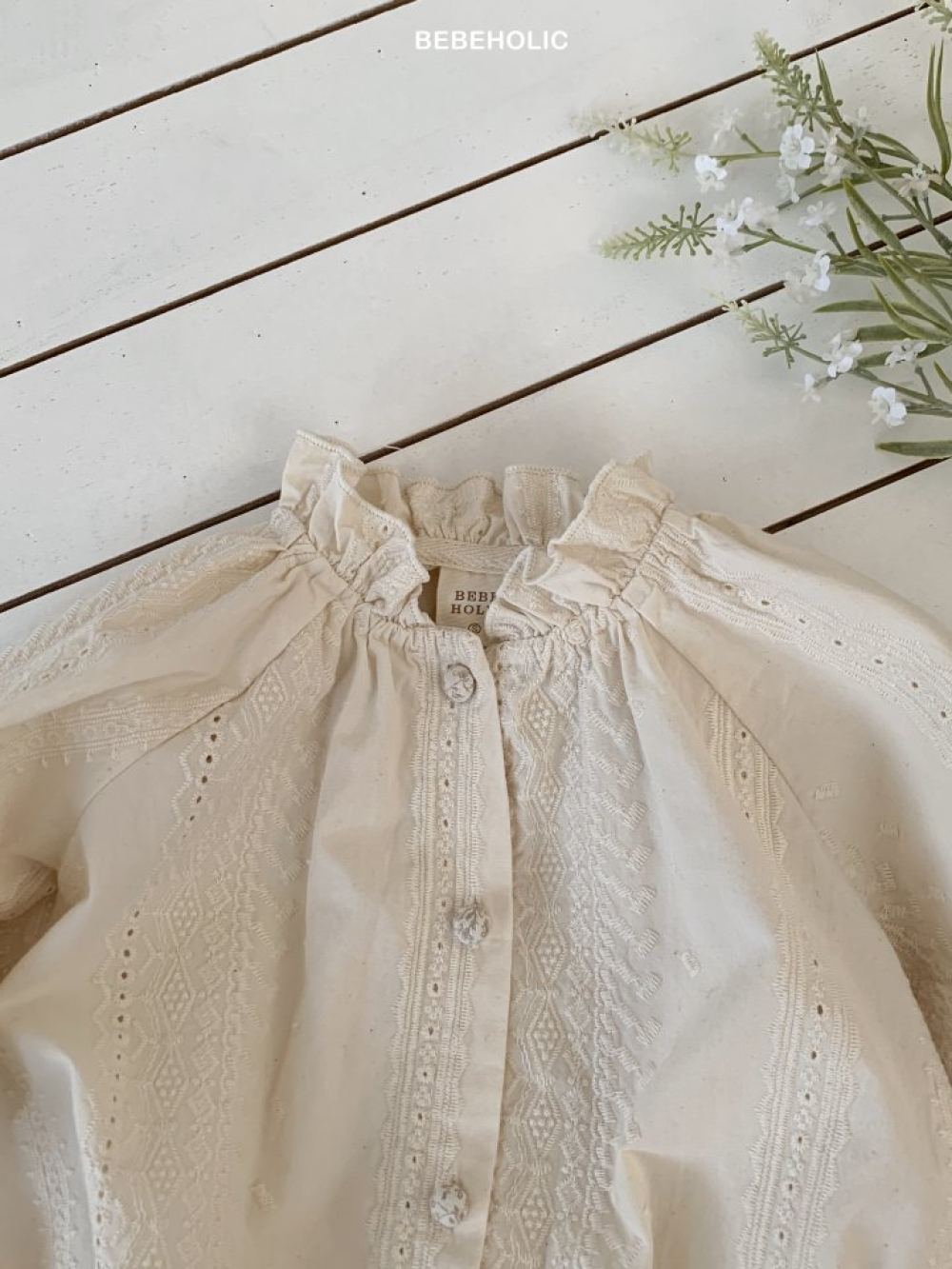Bebe holic45｜(3m-18m) 壓紋褶皺領包屁衣