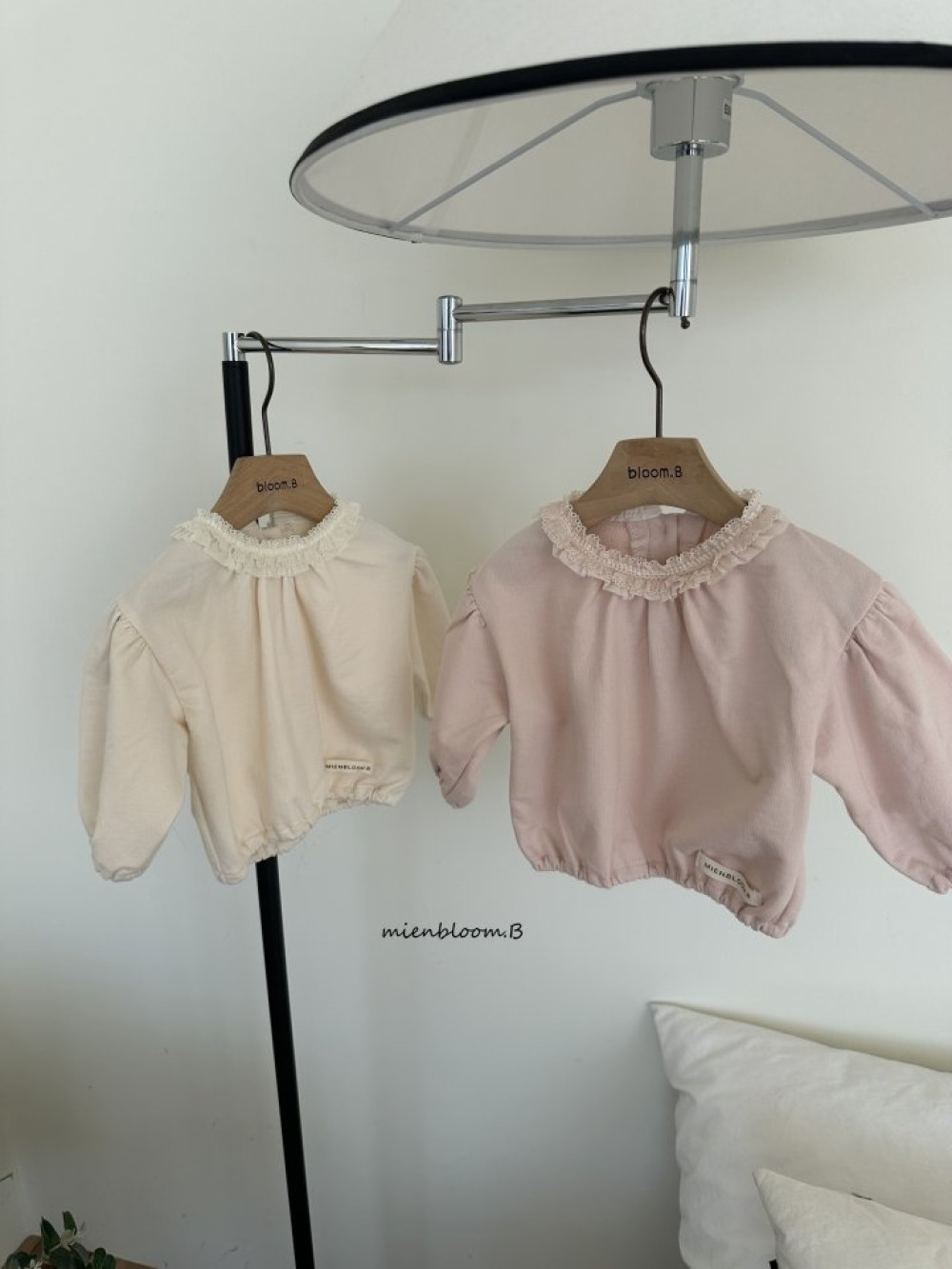 Bloom.b14｜(0m-7y) 蕾絲領邊縮口上衣