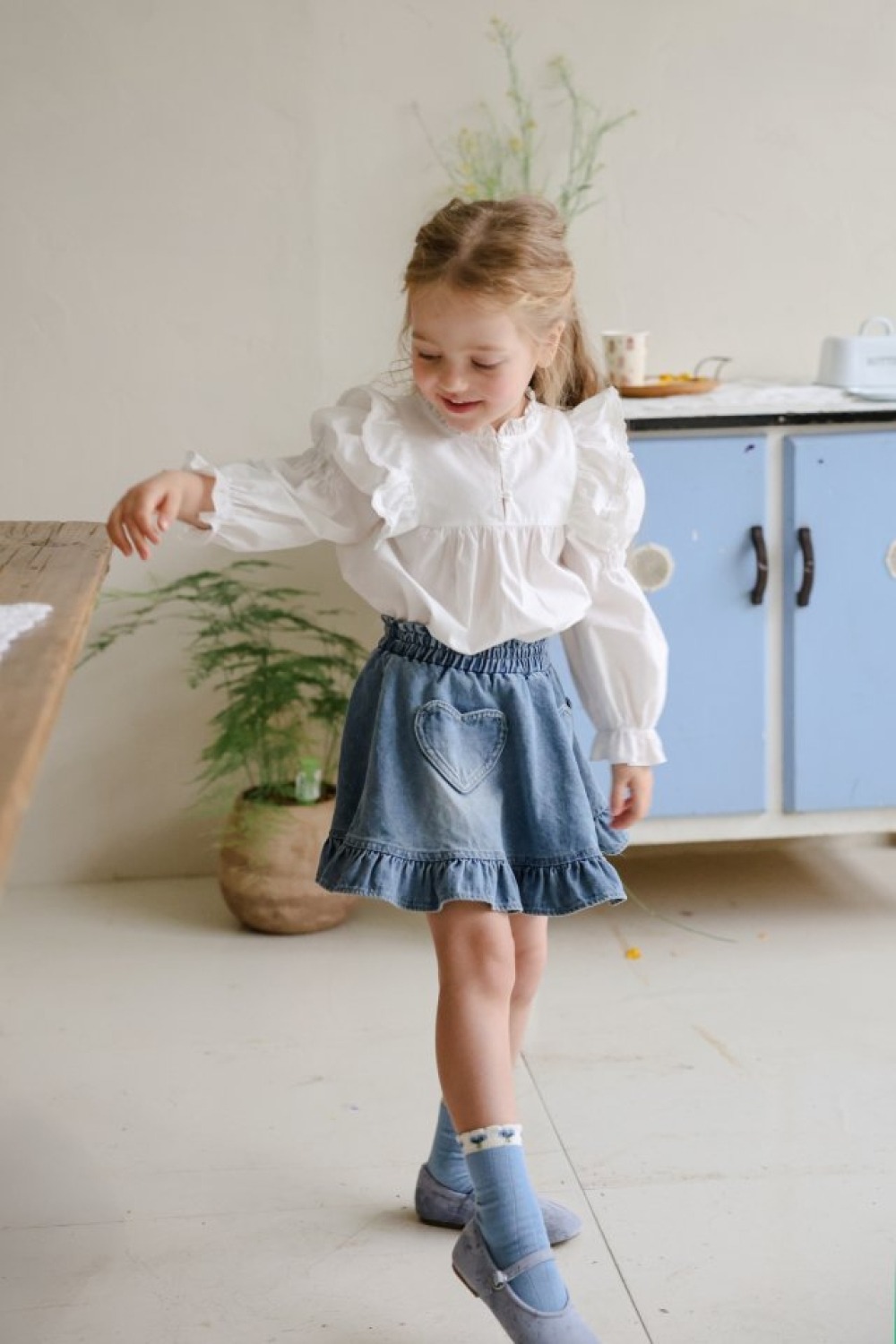 FLO20｜(75-140) 2色荷葉滾邊飛袖襯衫