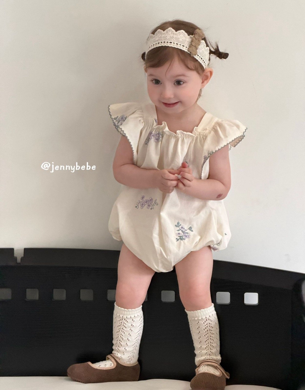 JE708｜(66-90cm) 刺繡花卉滾邊包屁衣