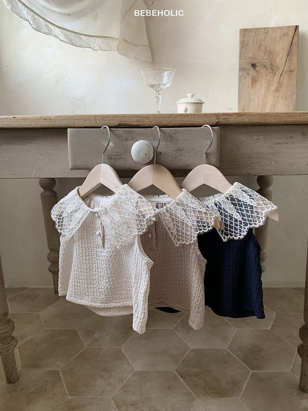 Bebe holic39｜(3m-18m) 蕾絲格領無袖上衣