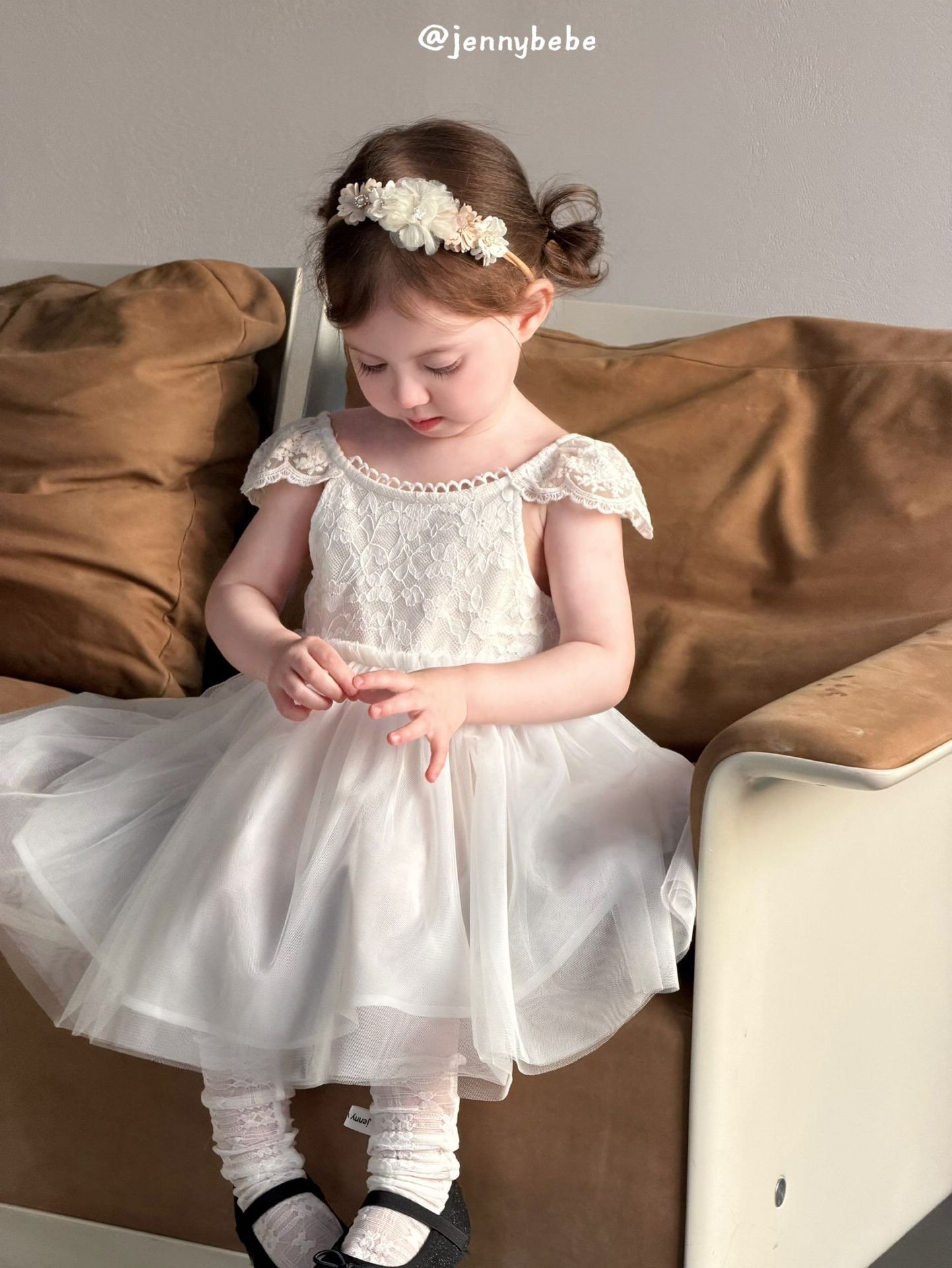 JE729｜(80-110cm) 白天鵝壓紋薄紗洋裝