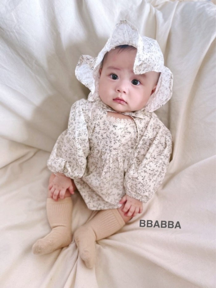 BBABBA05｜(60cm-83cm-mom) 2色碎花蕾絲花邊包屁衣含帽子/洋裝