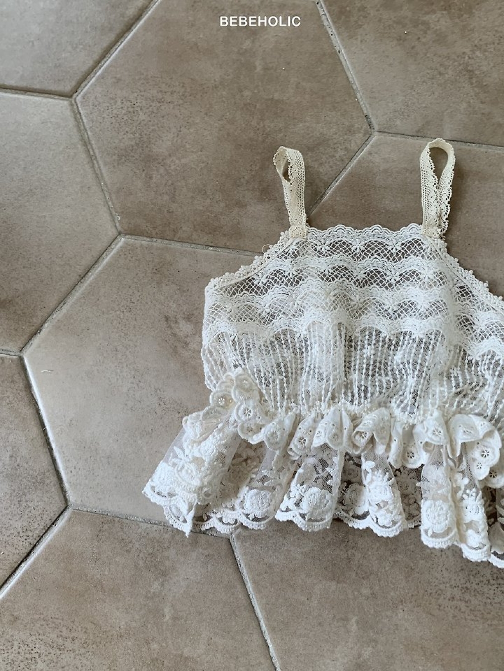 Bebe holic48｜(Free) 蕾絲蛋糕裙背心