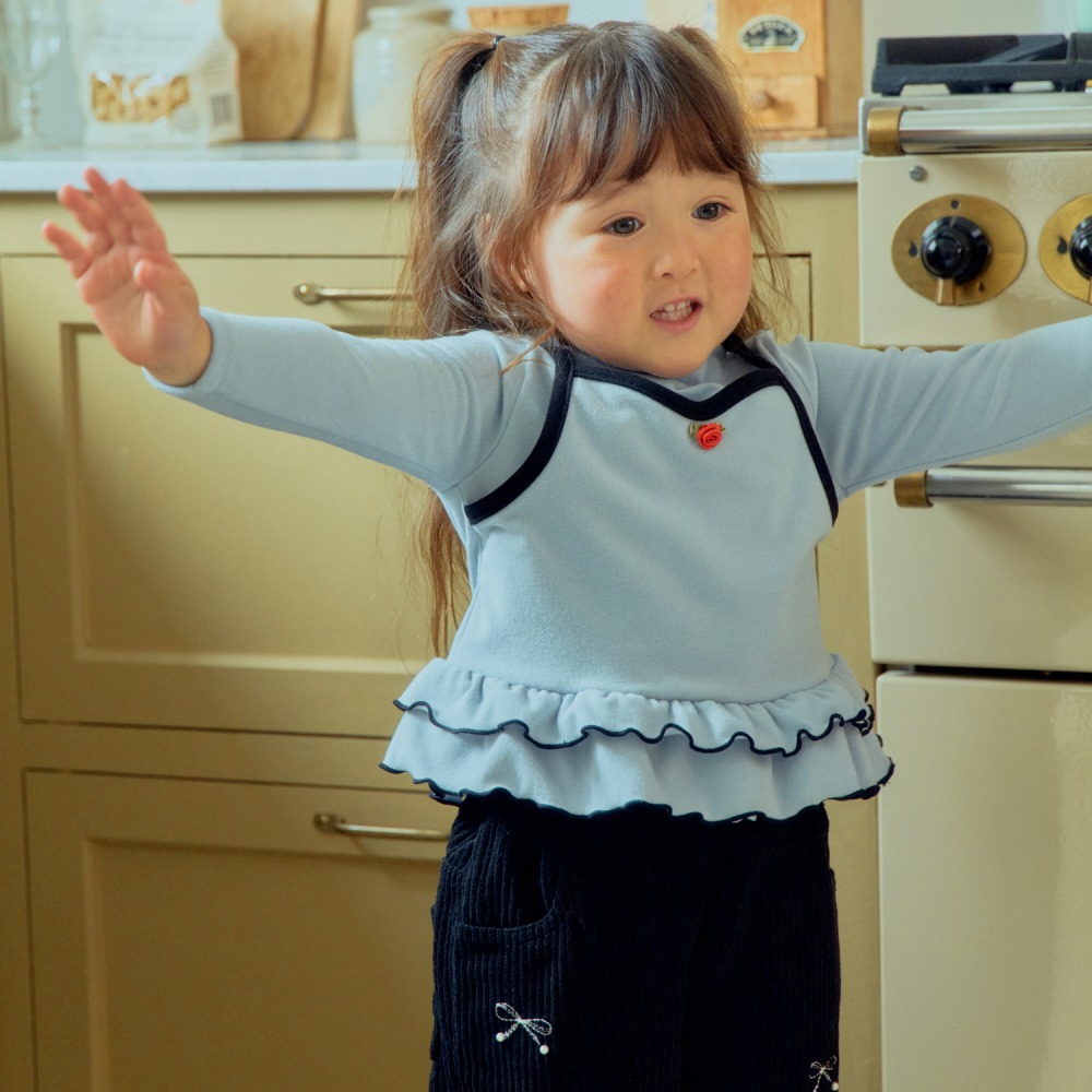 1st blue 20｜(80-118cm) 2色玫瑰細肩設計捲邊上衣