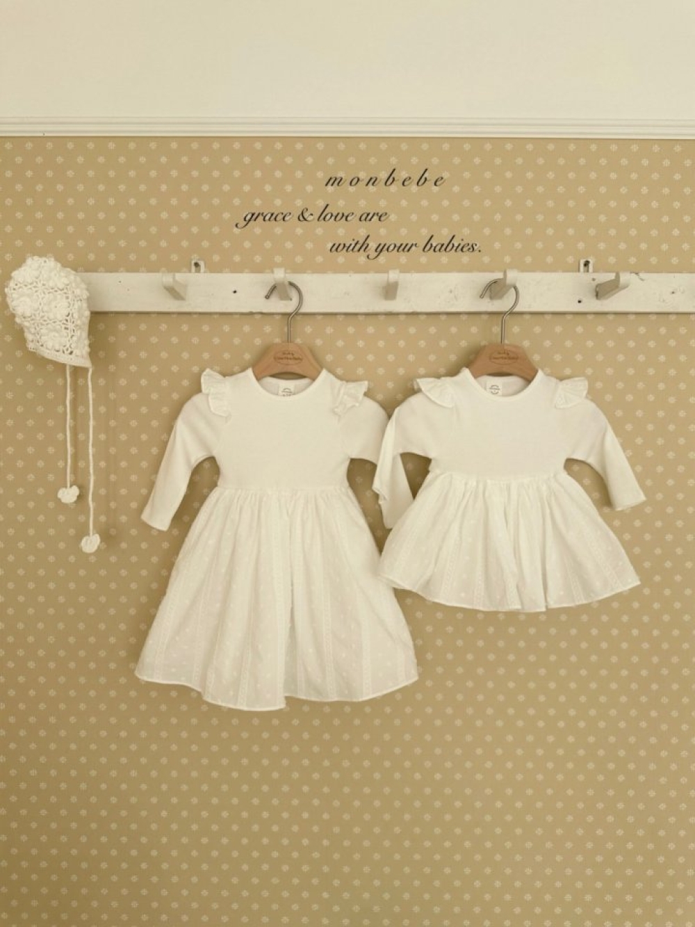 MONBEBE19｜(3m-24m) 簡約荷葉飛袖洋裝包屁衣