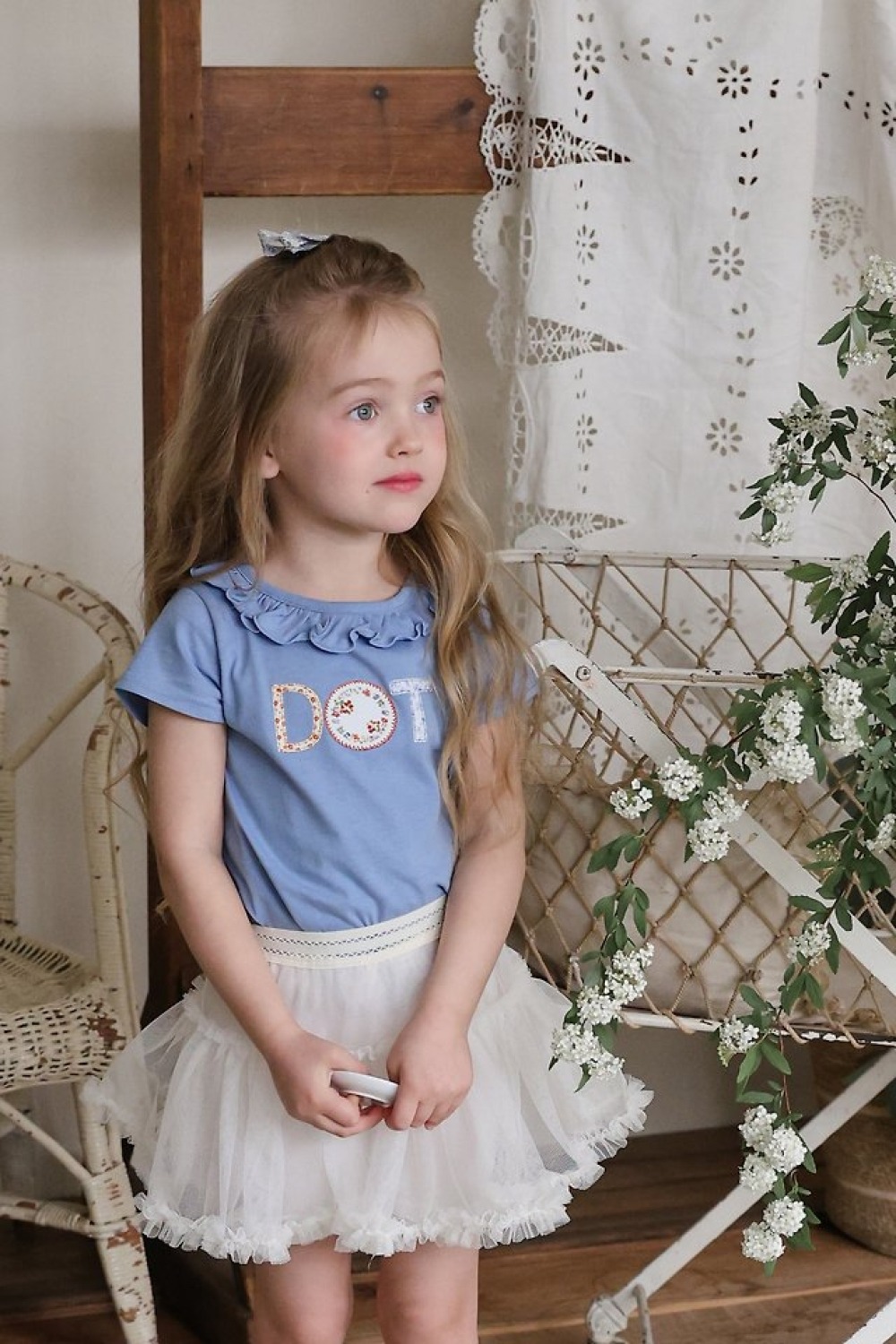 FLO33｜(75-140) 英字印花荷葉滾邊上衣