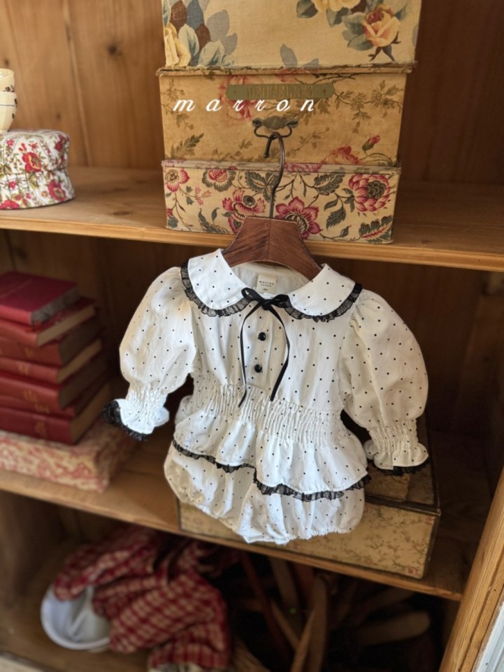 Marron59｜(3m-18m) 點點蕾絲包屁衣