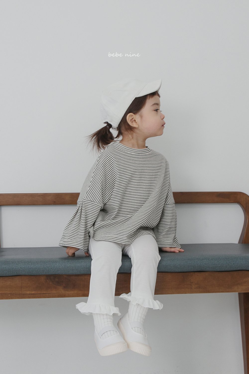 bebe nine08  (65-115) 2色條紋喇叭袖上衣