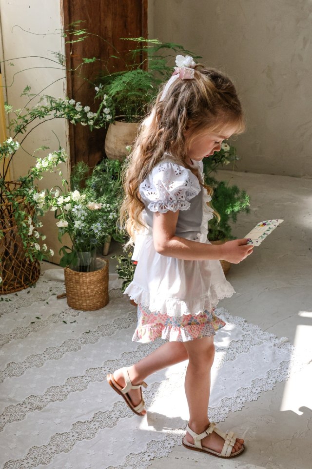 FLO23｜(75-140) 碎花荷葉邊短褲