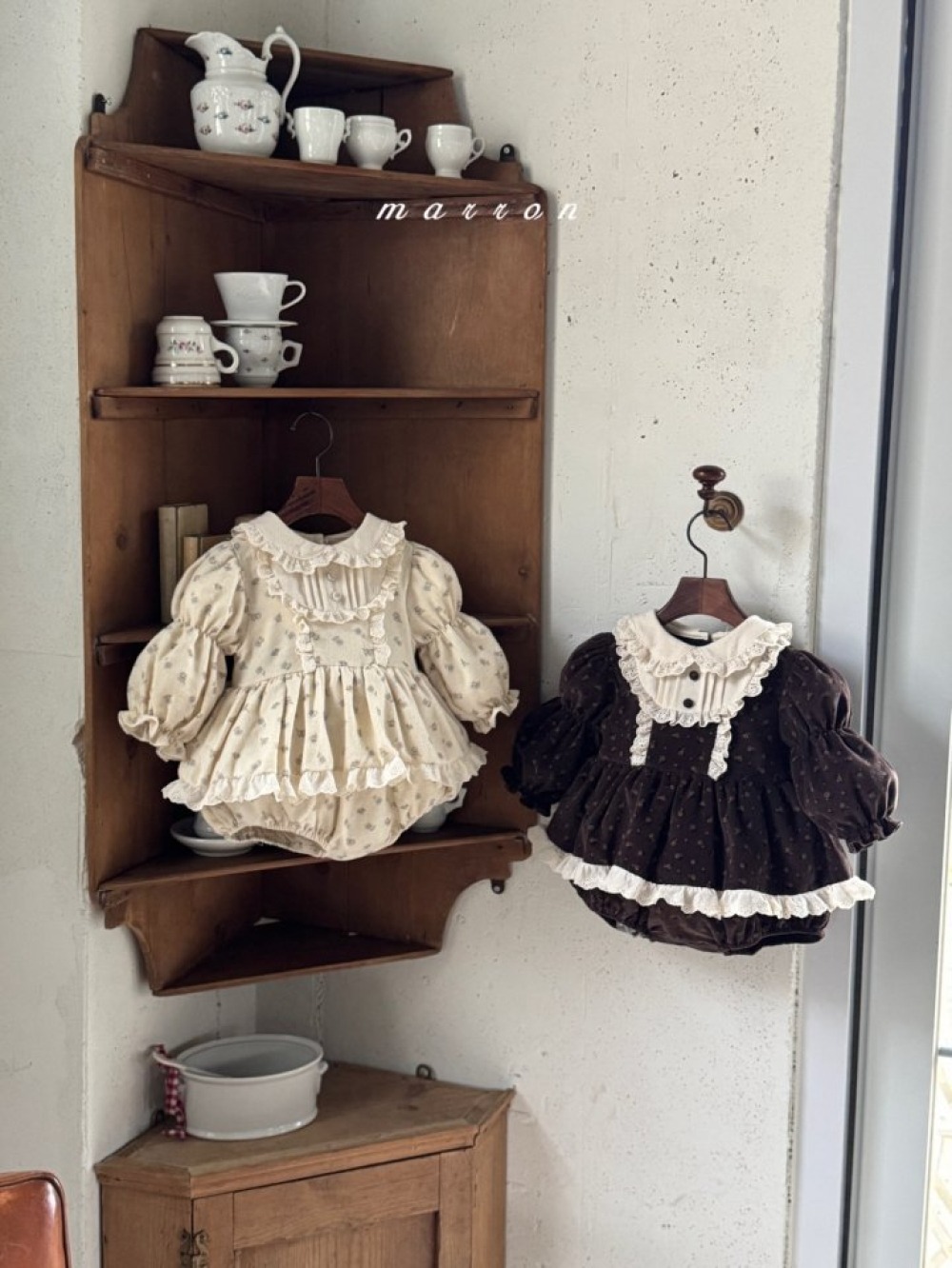 Marron 54ïœ(3m-18m) 宮廷èŸçµ²å±€æ¬¡é ç«ç°ç¢è±å
å±è¡£ Marron 54ïœ(3m-18m) 宮廷èŸçµ²å±€æ¬¡é ç«ç°ç¢è±å
å±è¡£