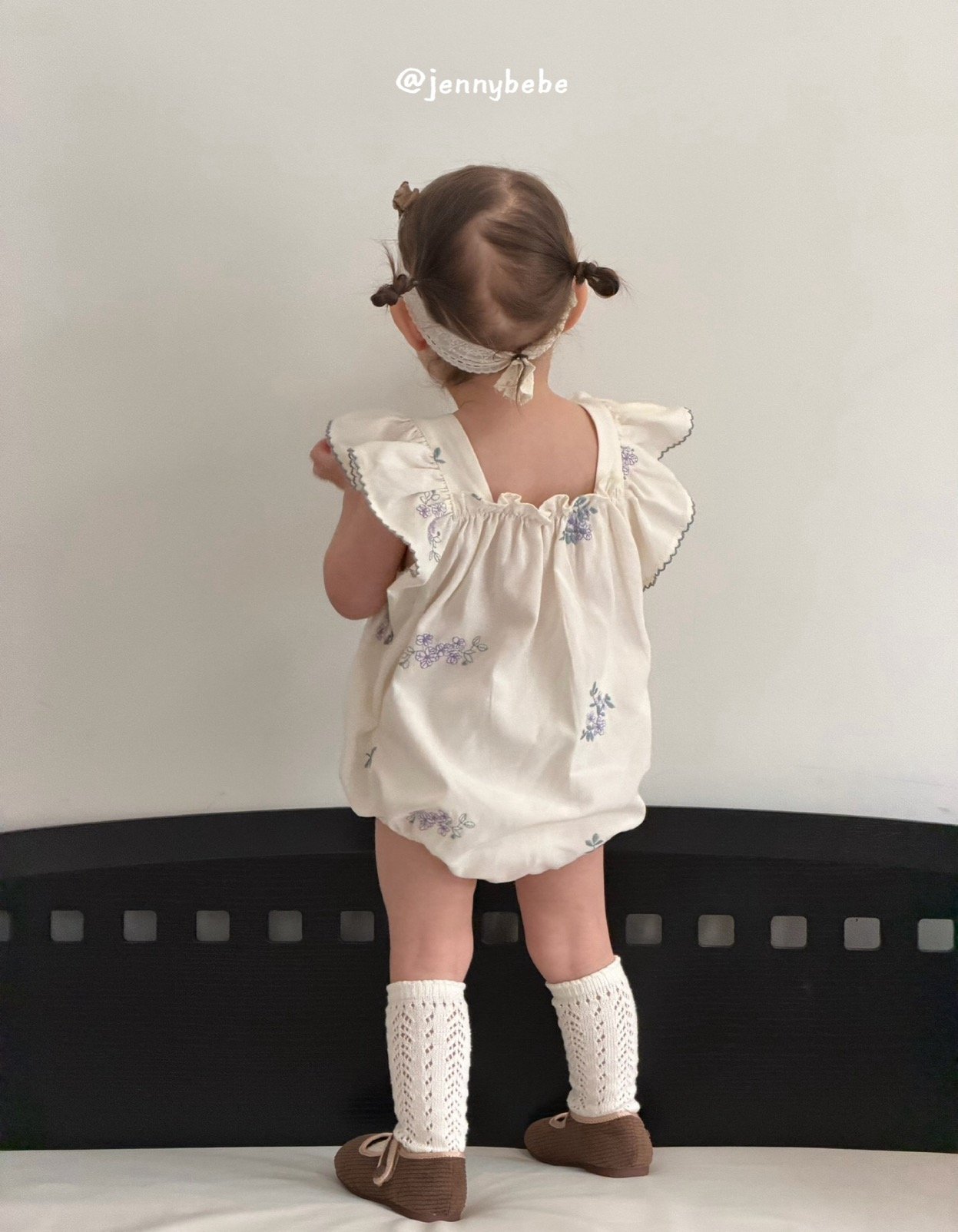 JE708｜(66-90cm) 刺繡花卉滾邊包屁衣